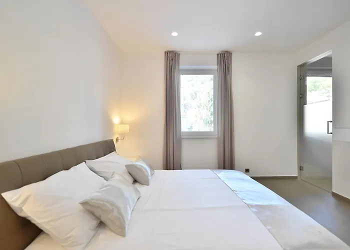 Apartment Chiponsky One - 5 Star Beachfront