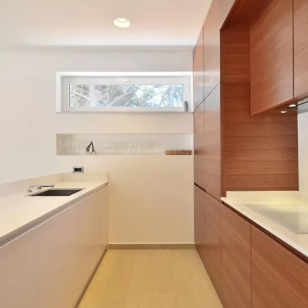 Chiponsky One - 5 Stars Beachfront