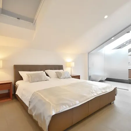 Chiponsky One - 5 Stars Beachfront * Bol