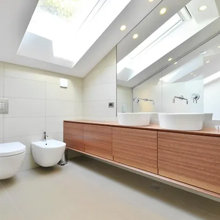 Chiponsky One - 5 Stars Beachfront Bol