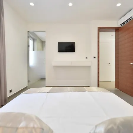 Chiponsky One - 5 Stars Beachfront Lägenhet