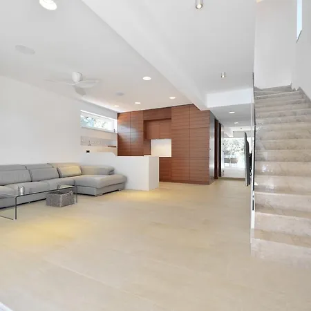 Chiponsky One - 5 Stars Beachfront * Bol