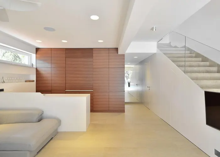 Chiponsky One - 5 Star Beachfront * Bol