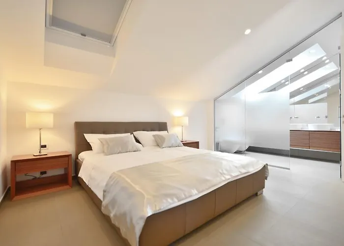 Chiponsky One - 5 Star Beachfront * Bol
