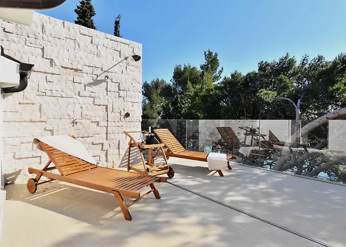 Daire Chiponsky One - 5 Star Beachfront
