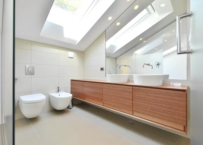 Chiponsky One - 5 Star Beachfront Bol