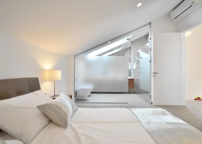 Daire Chiponsky One - 5 Star Beachfront *
